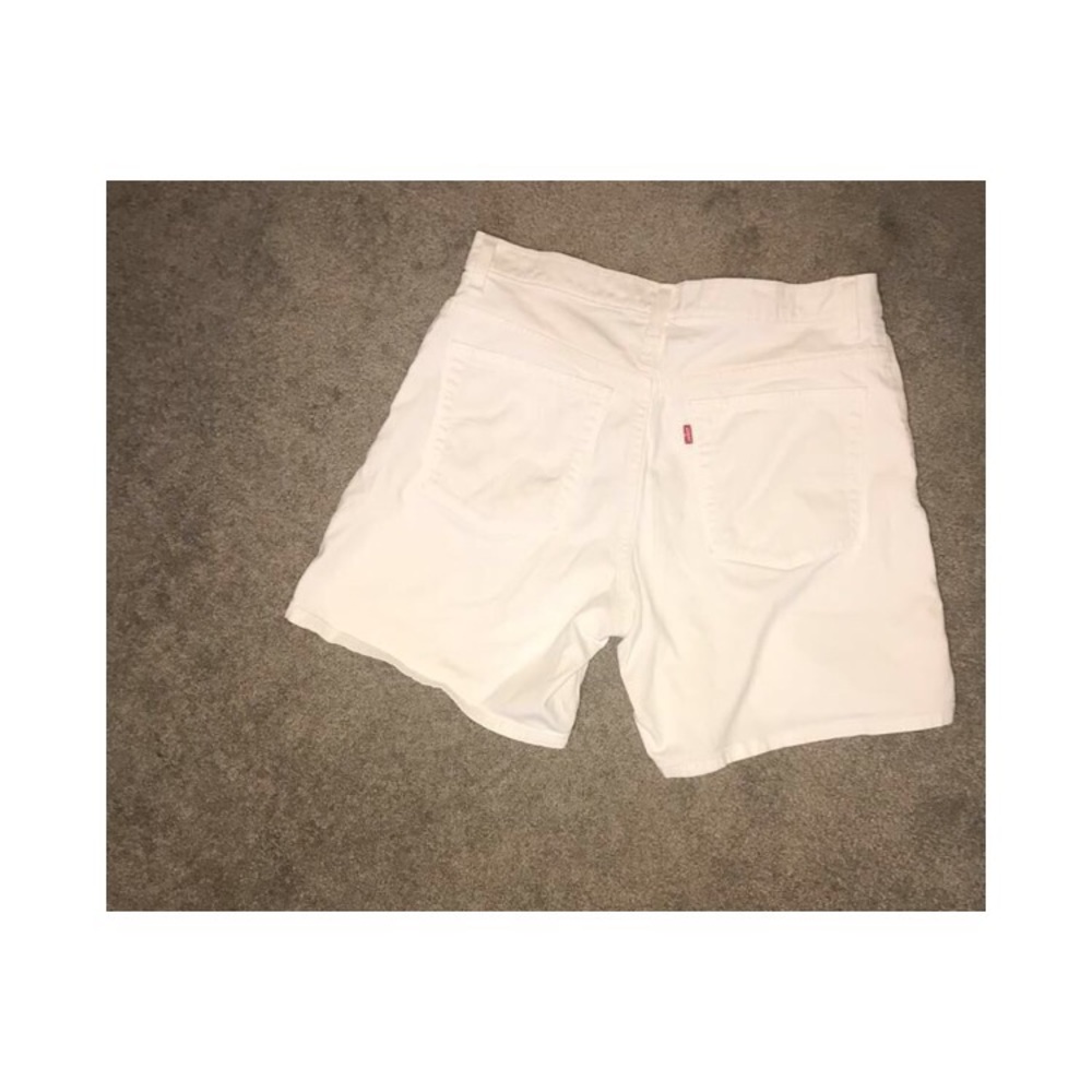 Vintage Levi’s high waisted shorts